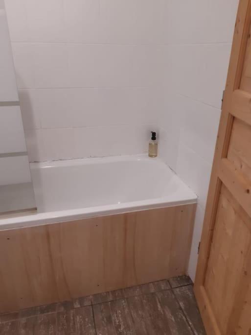 Charmante Maison Renovee, Proche Lac Et Centre-Ville LʼIsle-Jourdain المظهر الخارجي الصورة